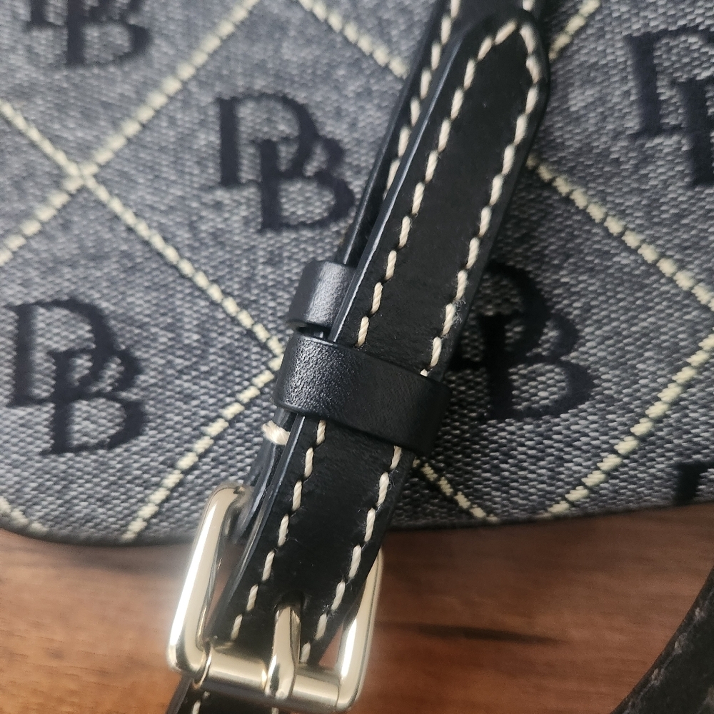 Dooney & Bourke Signature Crossbody Bag. Adjustable leather strap - Picture 8 of 9